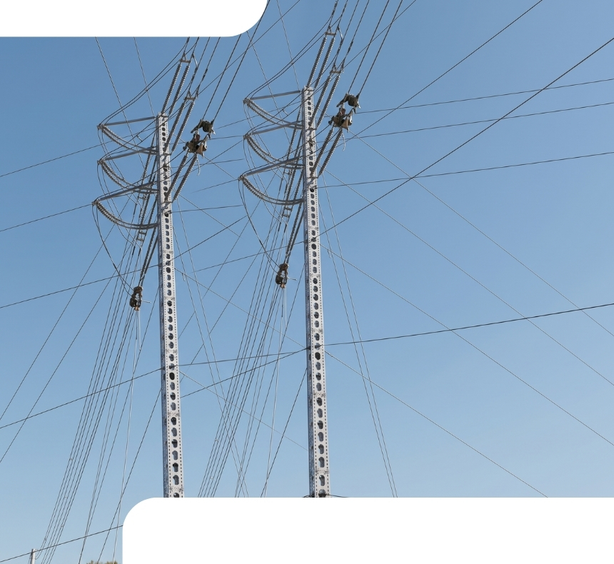 Temporary transmission tower bypass keeping a live line energised during maintenance